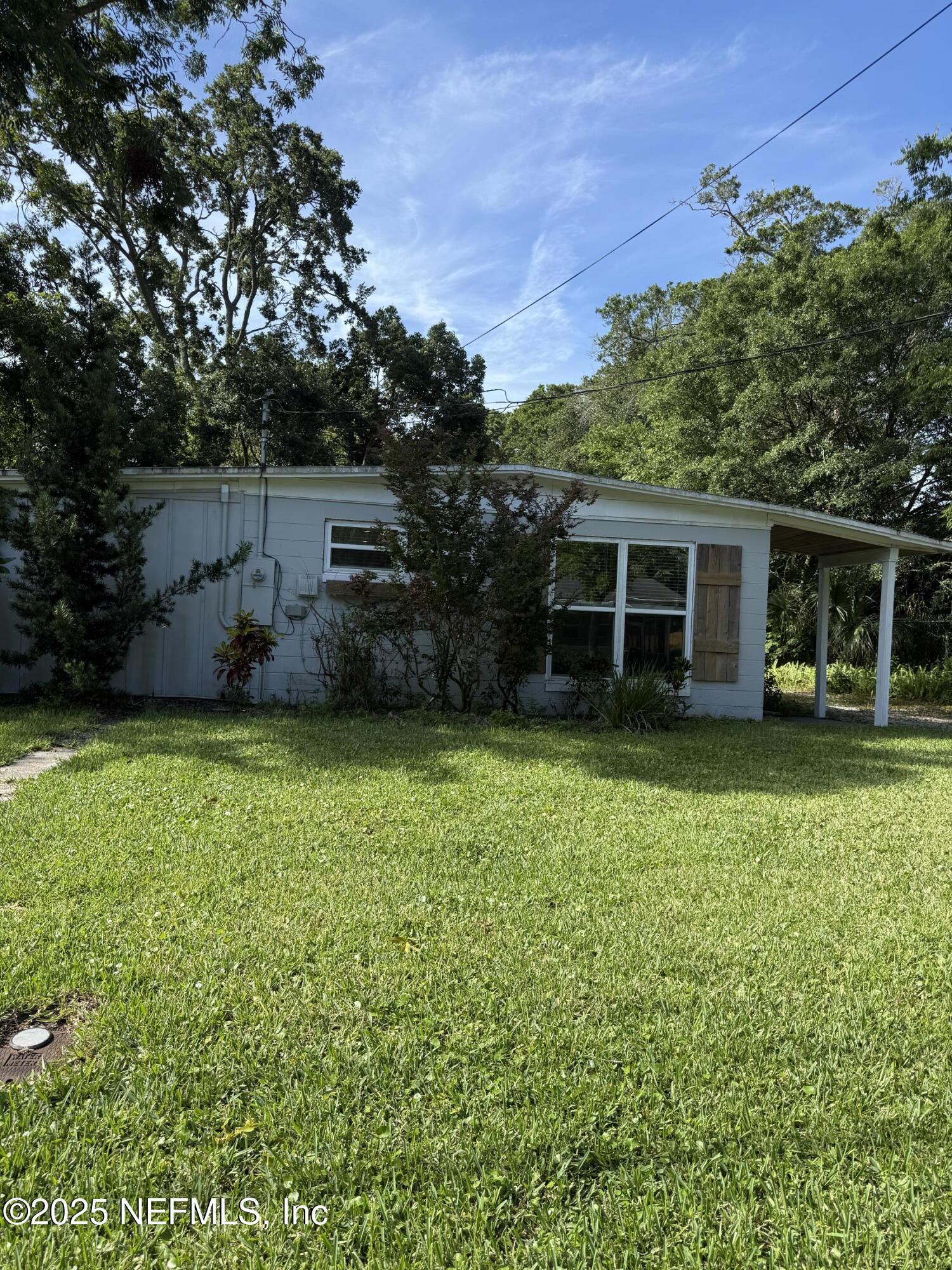 Property Photo: 243 Ravenswood Drive FL 32084