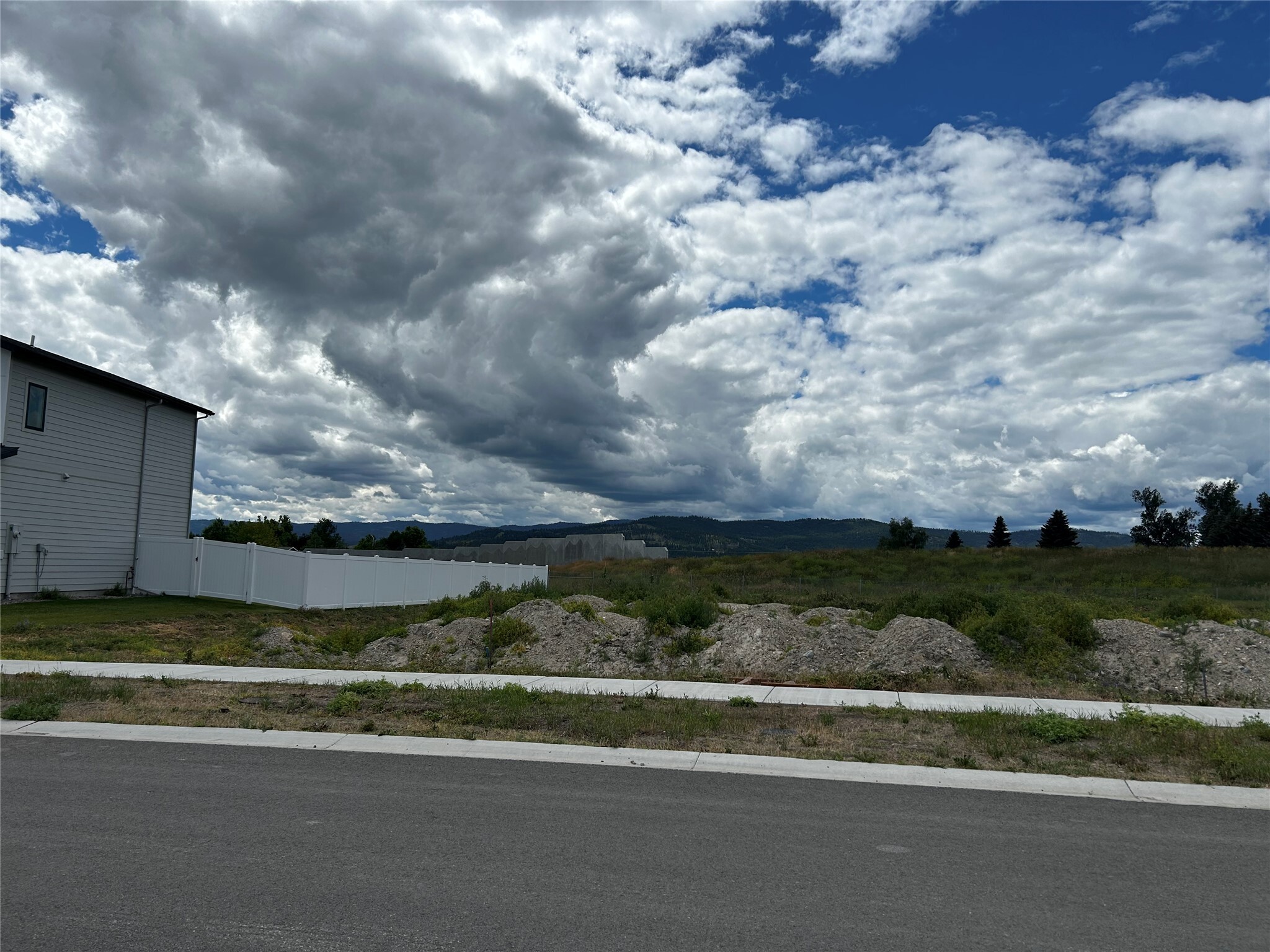 Property Photo: 206,208,210,212,214,216 Northridge Way MT 59901