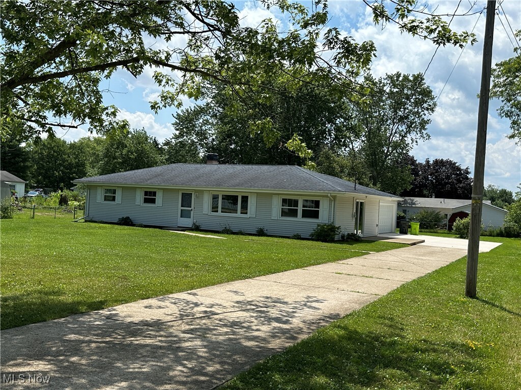 Property Photo:  927 Gaynelle Avenue  OH 44241 