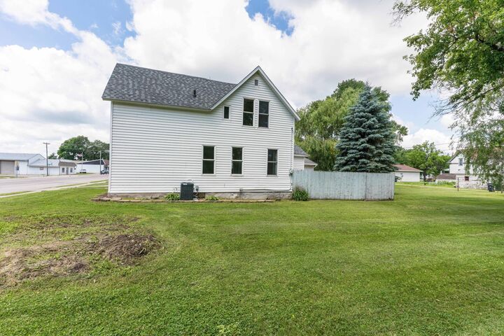 Property Photo:  218 E Main Street  MN 56323 