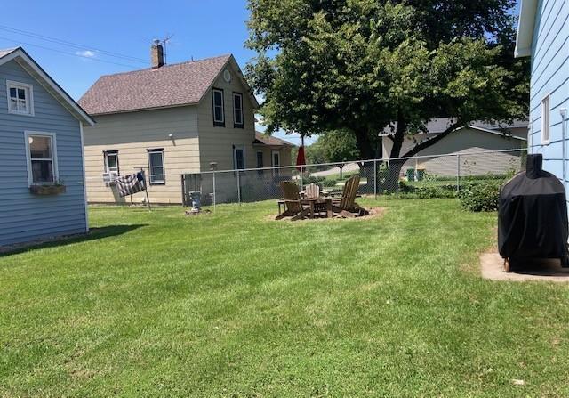 Property Photo: 208 Benton Street W MN 55322