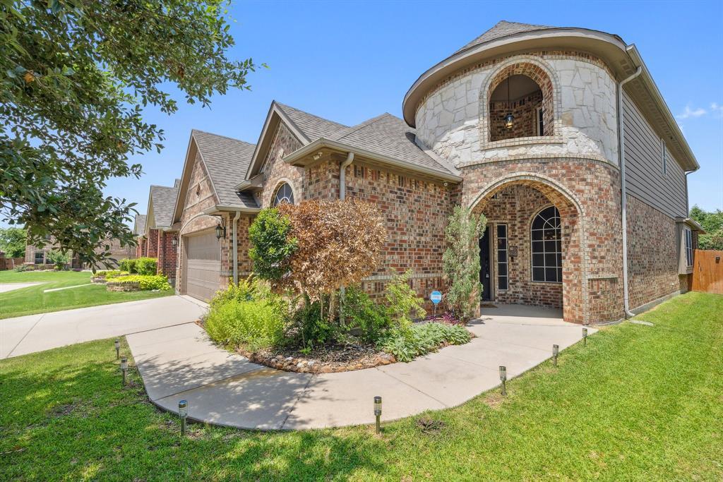 Property Photo: 5105 Agave Way TX 76126