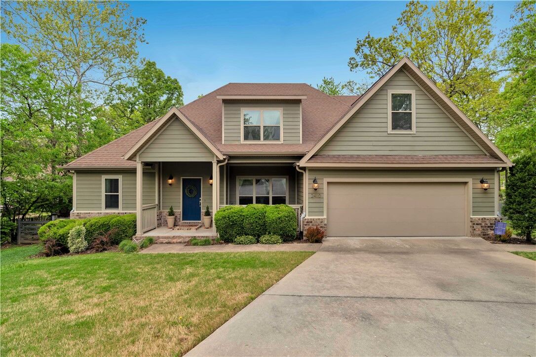 Property Photo:  2410 E Twin Oaks Court  AR 72703 