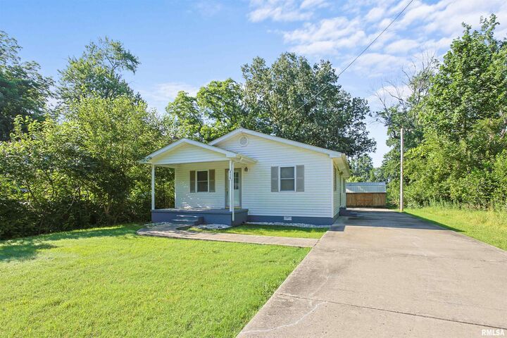 Property Photo: 416 W Harrison Street IL 62917