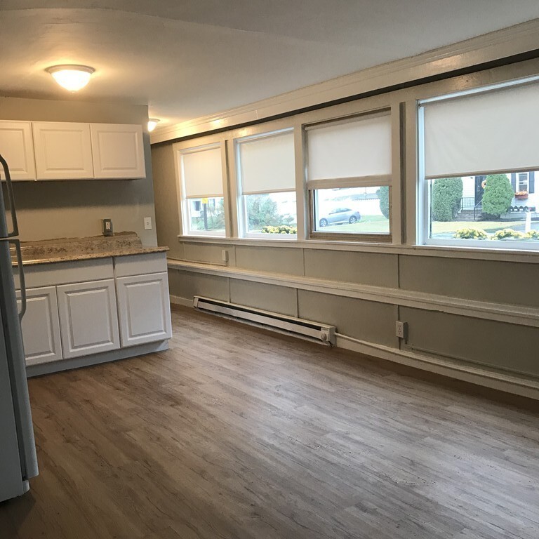 Property Photo:  10 Oxford Ave B  MA 01835 