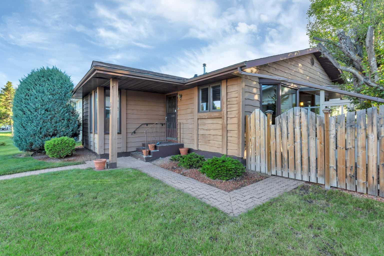 Property Photo: 56 Haliburton Crescent AB T4N 6K3