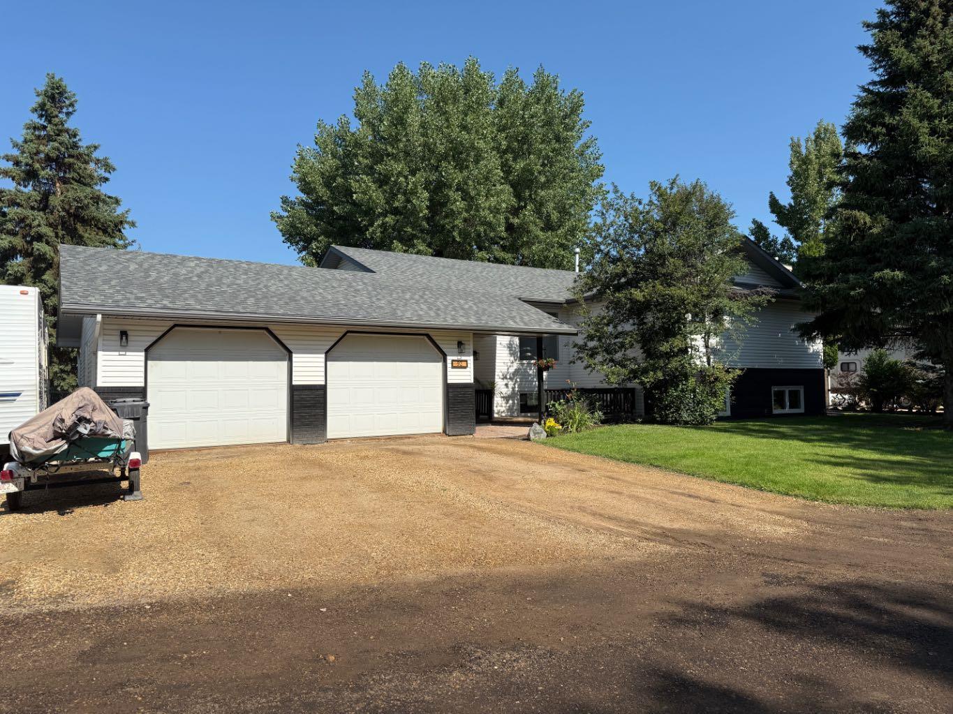 Property Photo: 92 Beech Street AB T0J 0Y1