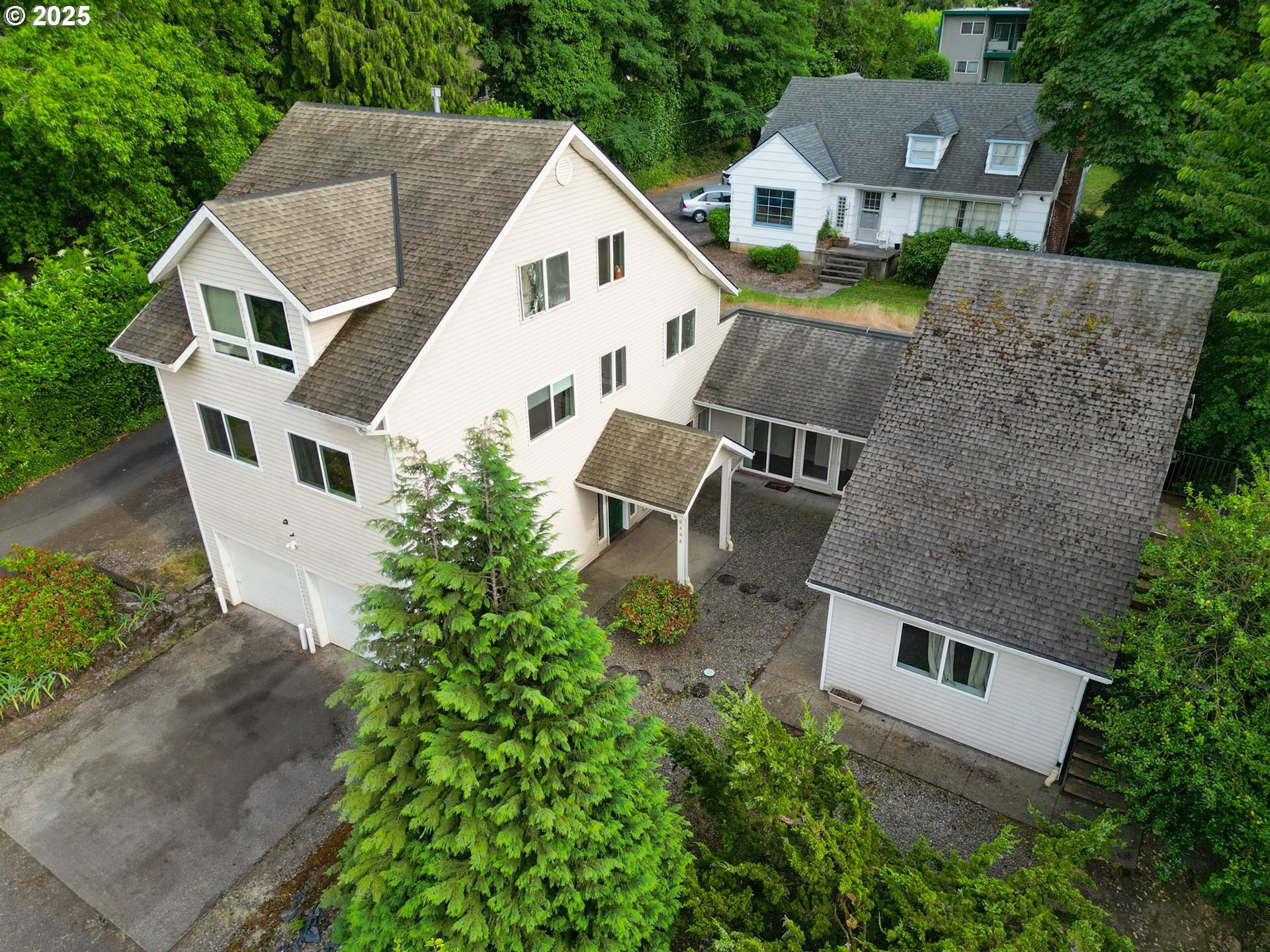 10406 NE Fargo St  Portland OR 97220 photo