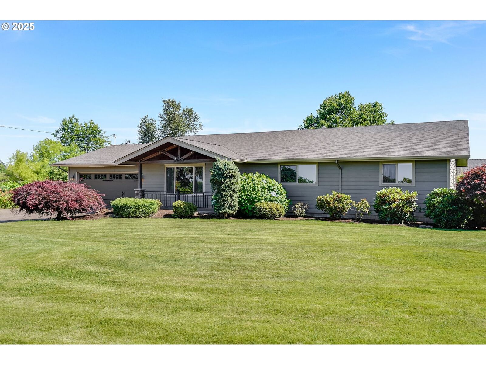 Property Photo: 5038 S Highway 211 OR 97071