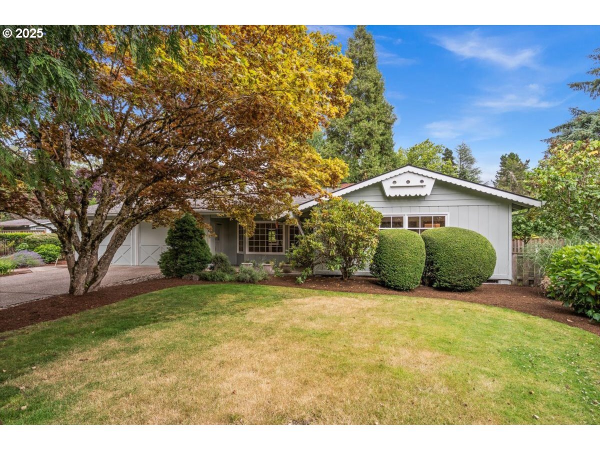 Property Photo:  8830 SW 56th Ave  OR 97219 