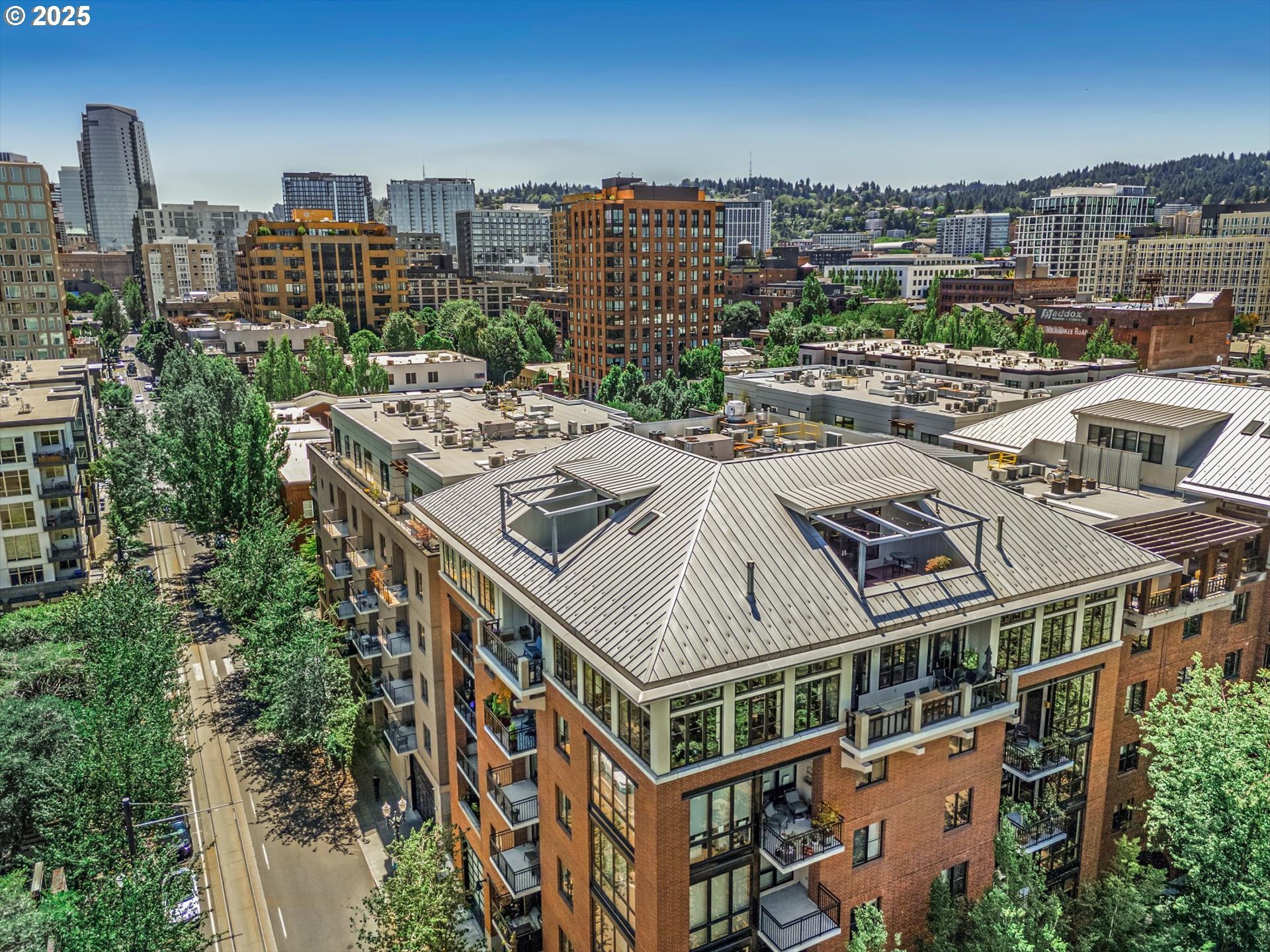 1030 NW Johnson St 611  Portland OR 97209 photo