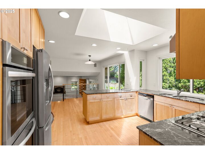 Property Photo: 680 NW Torrey View Ln OR 97229