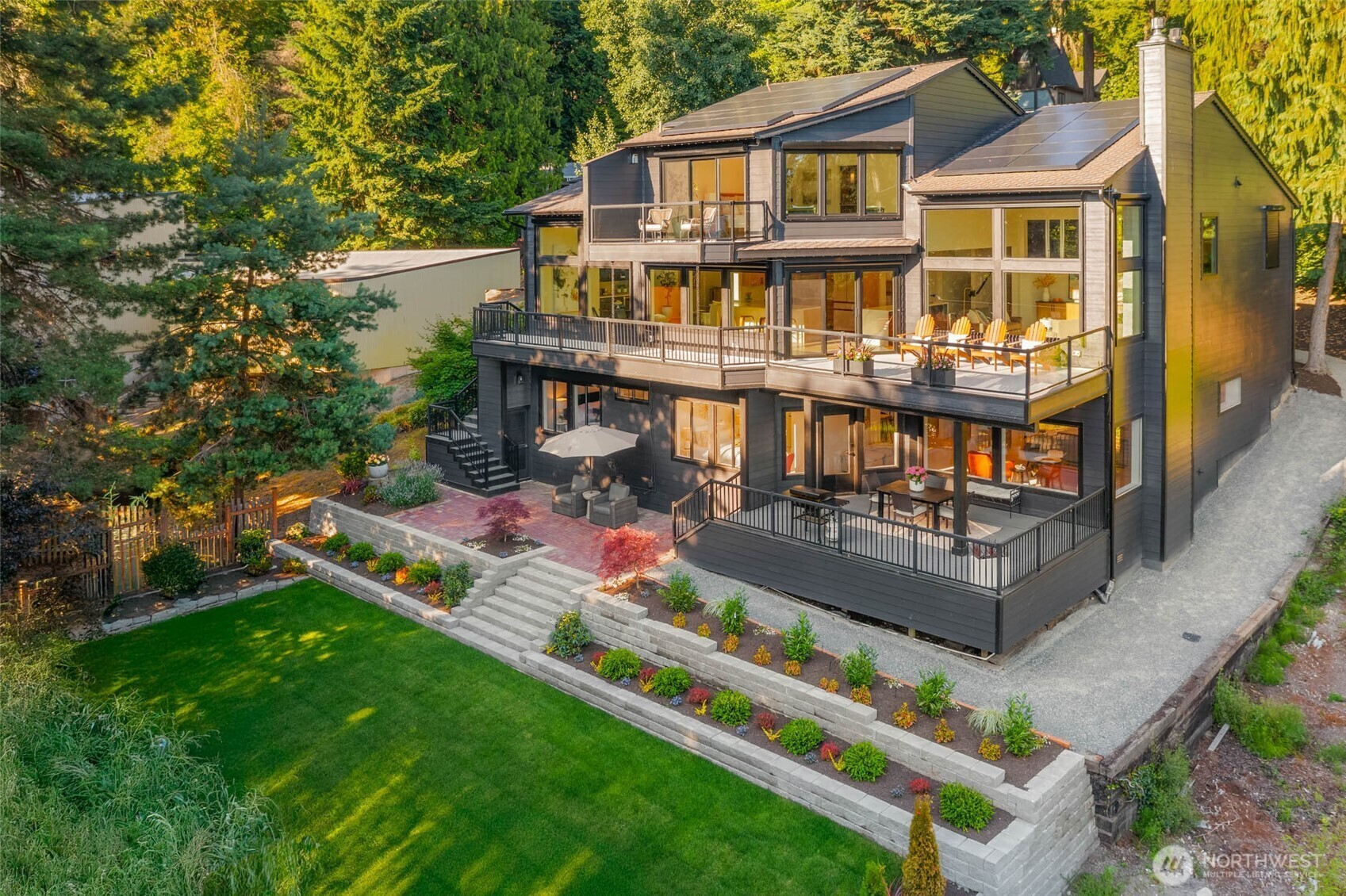 Property Photo:  11637  72nd Place NE  WA 98034 