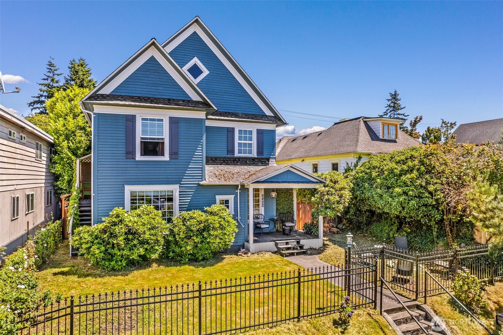 Property Photo: 2309 Rucker Avenue WA 98201