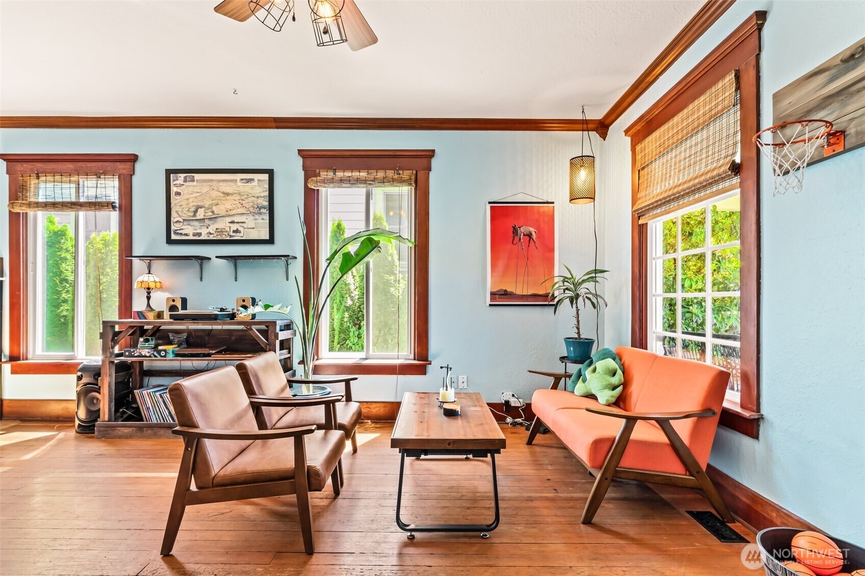 Property Photo:  2309  Rucker Avenue  WA 98201 