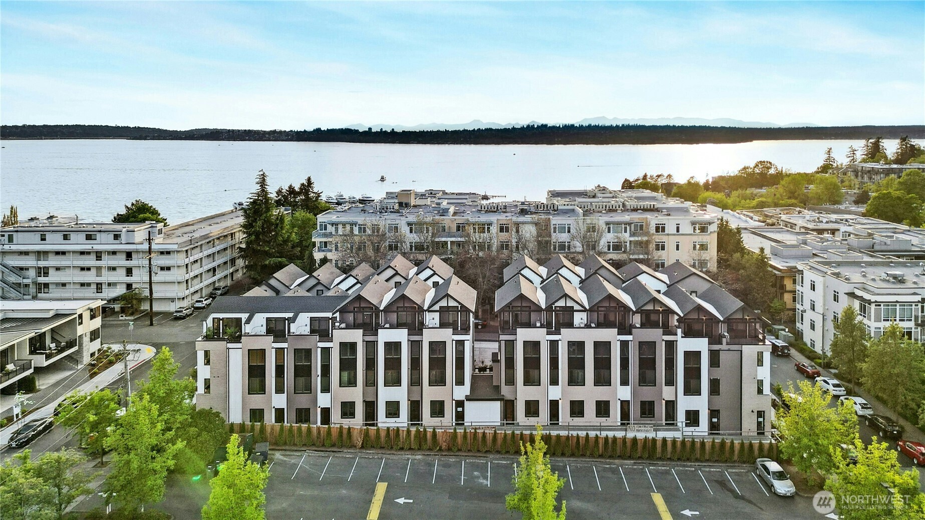 Property Photo:  112 C  2nd Street S  WA 98033 