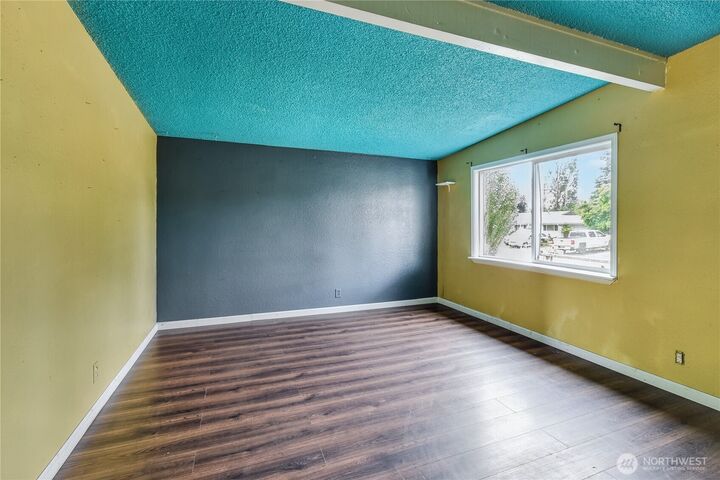 Property Photo: 11846 SE 170th Place WA 98058