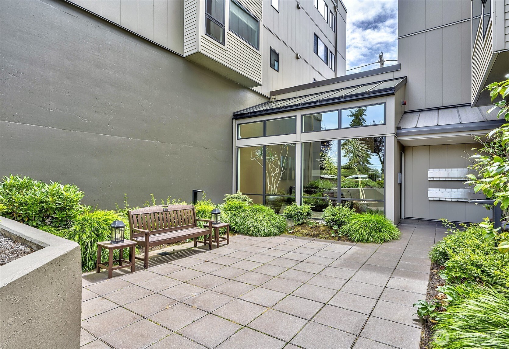 Property Photo: 524 Maple Street 105 WA 98020