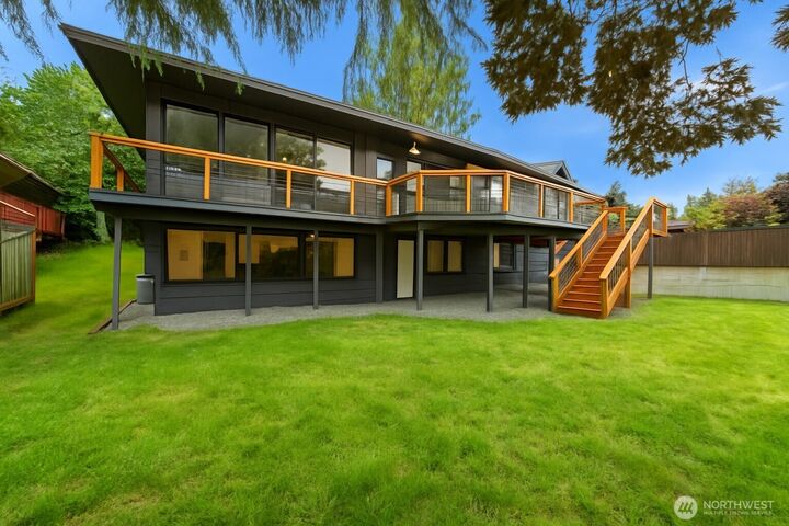 Property Photo:  406  Center Place  WA 98203 