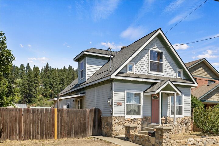 Property Photo: 105 E Second Street WA 98922
