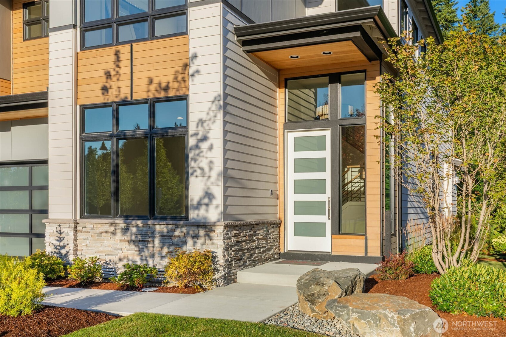 Property Photo:  21041 SE 80th Street  WA 98027 