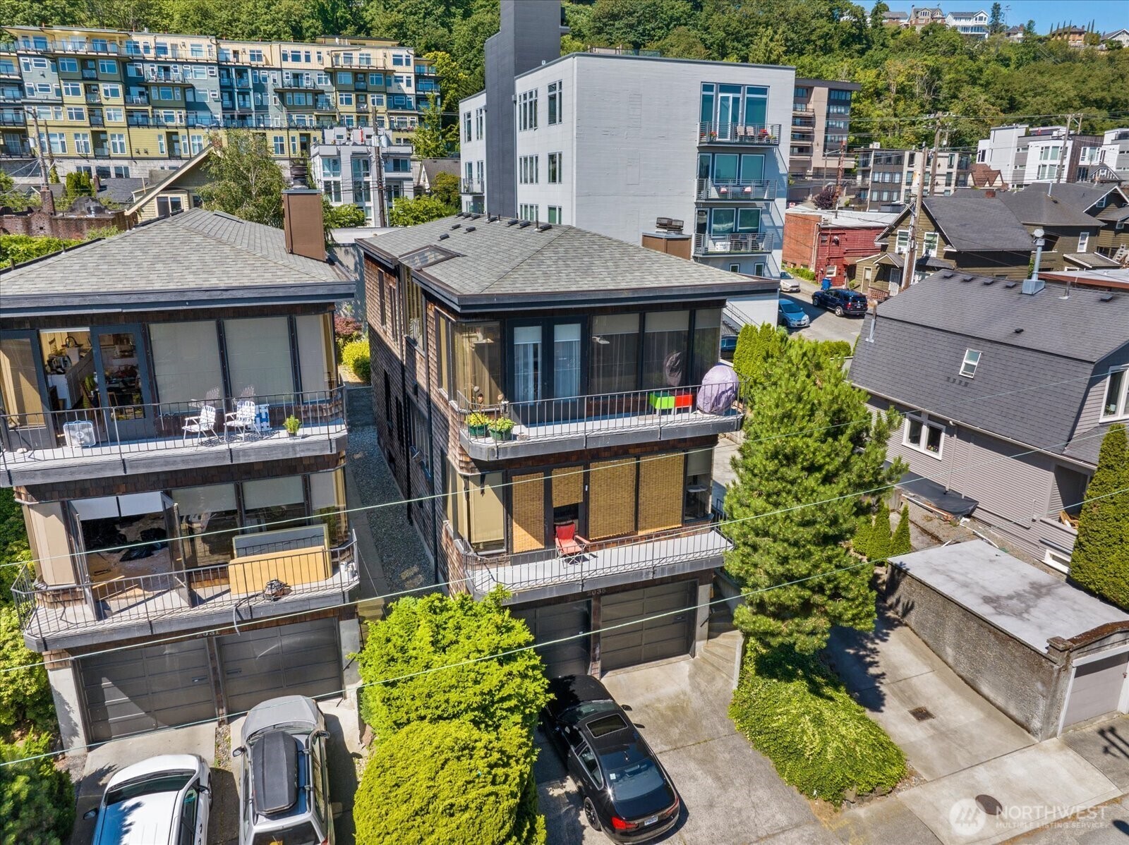 Property Photo: 2035 Waverly Place N WA 98109