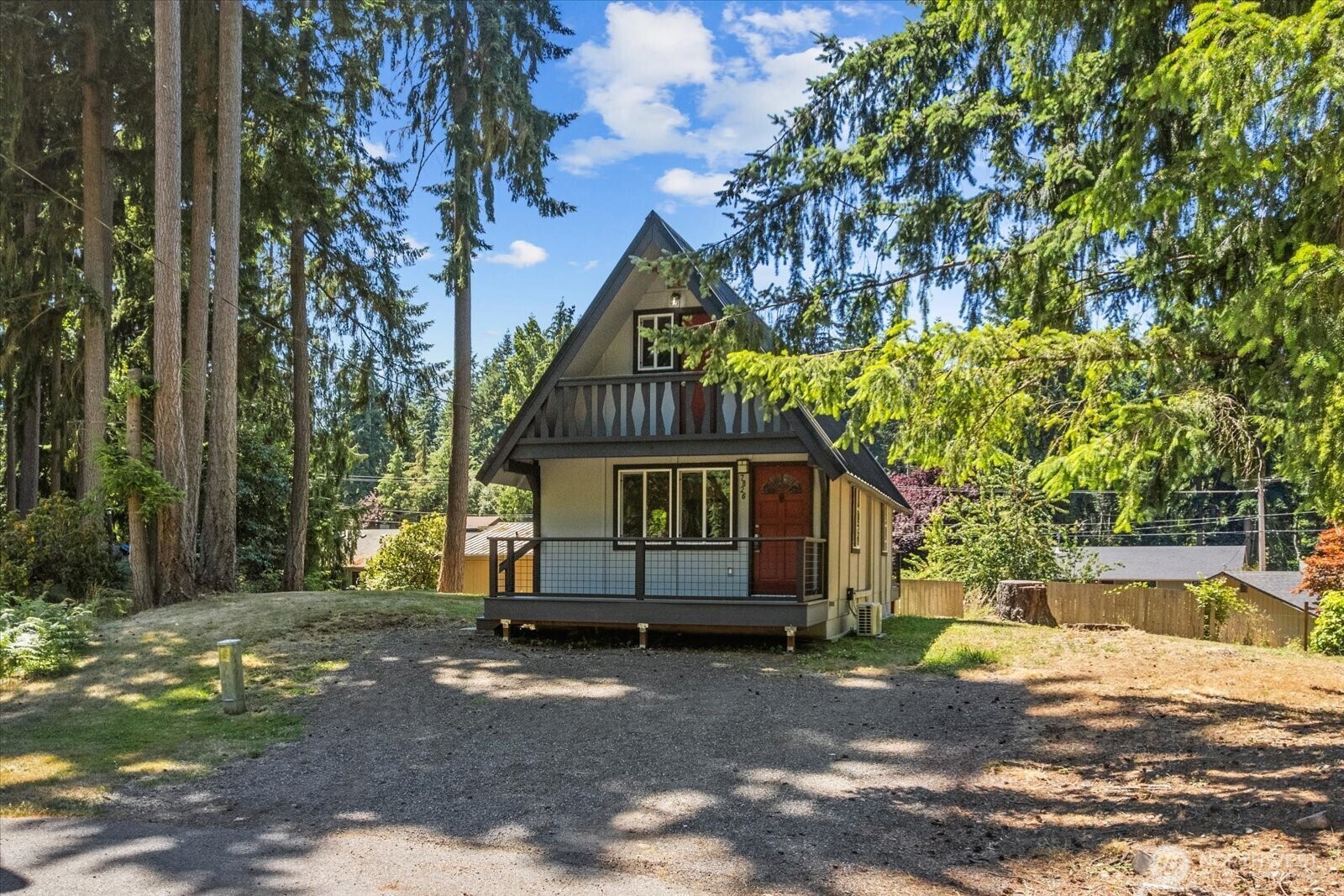 Property Photo: 7826 Somerset Court WA 98236
