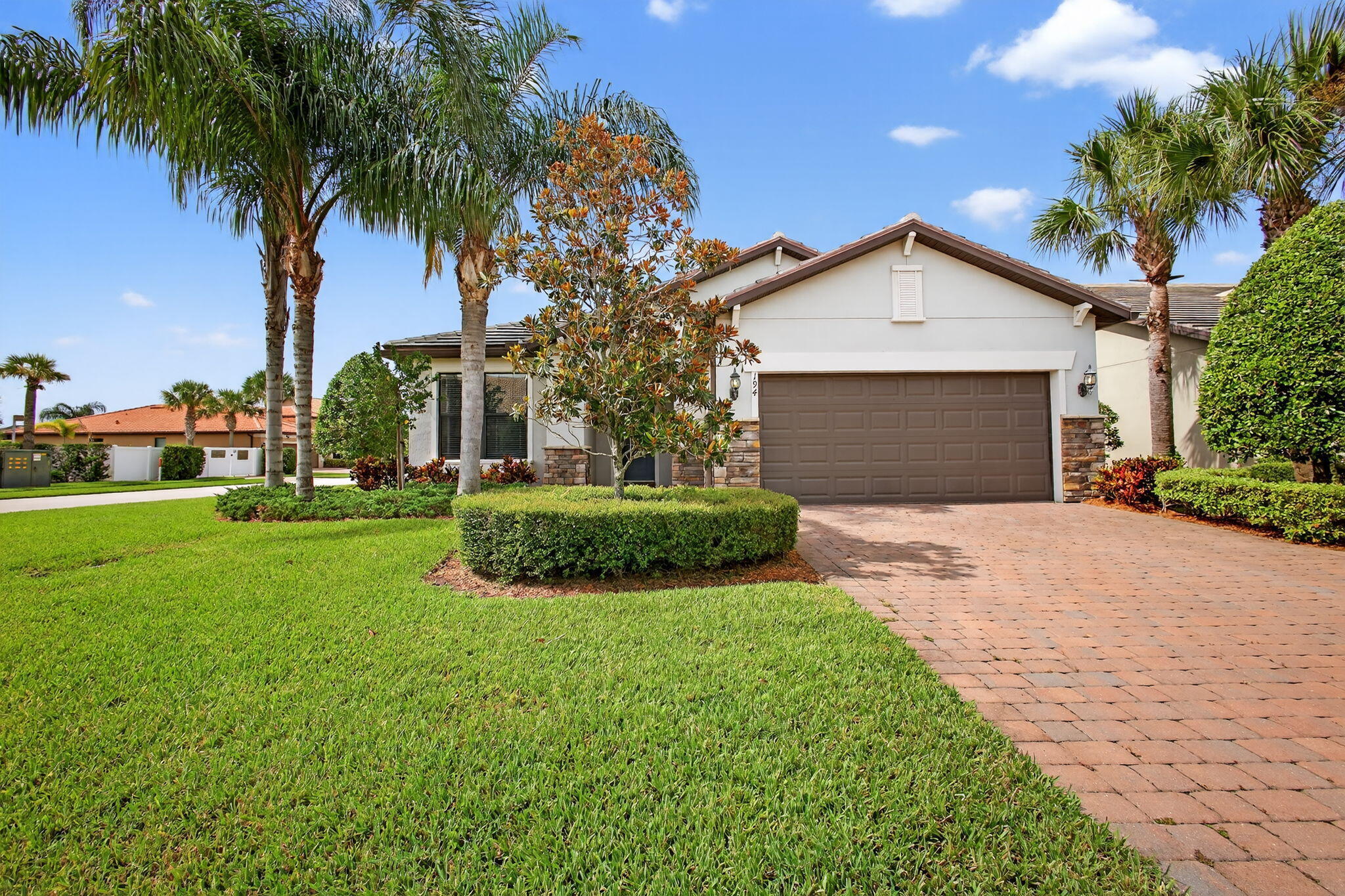 Property Photo: 194 SE Courances Drive FL 34984