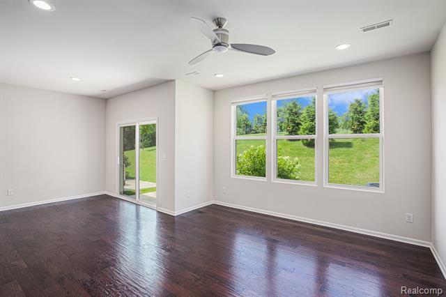 Property Photo:  24727 Ivy Lane  MI 48375 