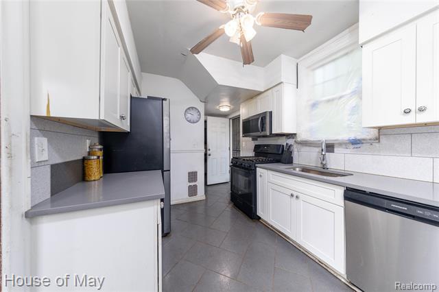 Property Photo: 15365 Lindsay Street MI 48227