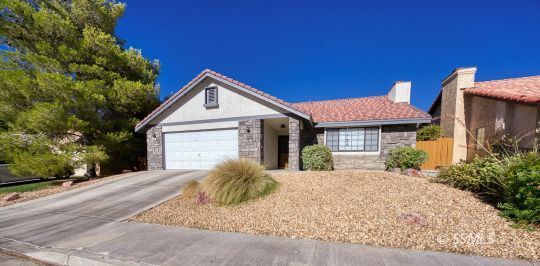 Property Photo: 934 Roosevelt St CA 93555