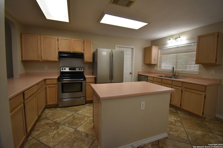 Property Photo: 6303 Regency Crest TX 78249