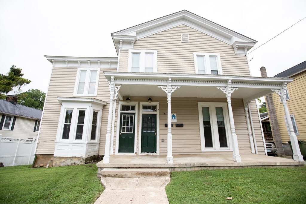 Property Photo: 410 E Second St VA 23901