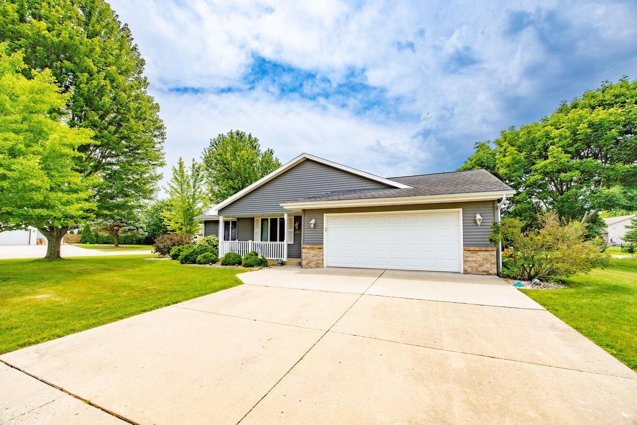 Property Photo:  4210 Kingsford Drive  WI 53546 