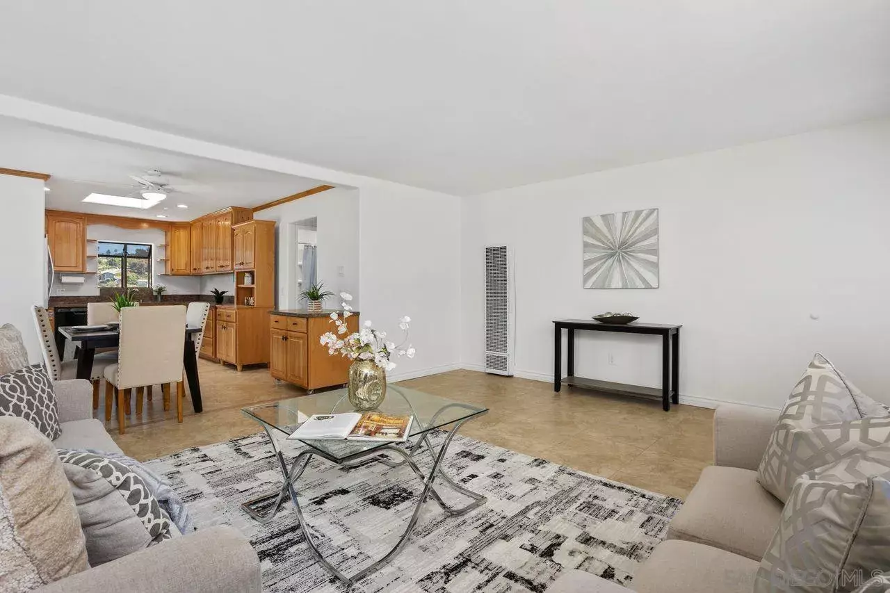 Property Photo:  2709 Lancelot Dr  CA 92054 