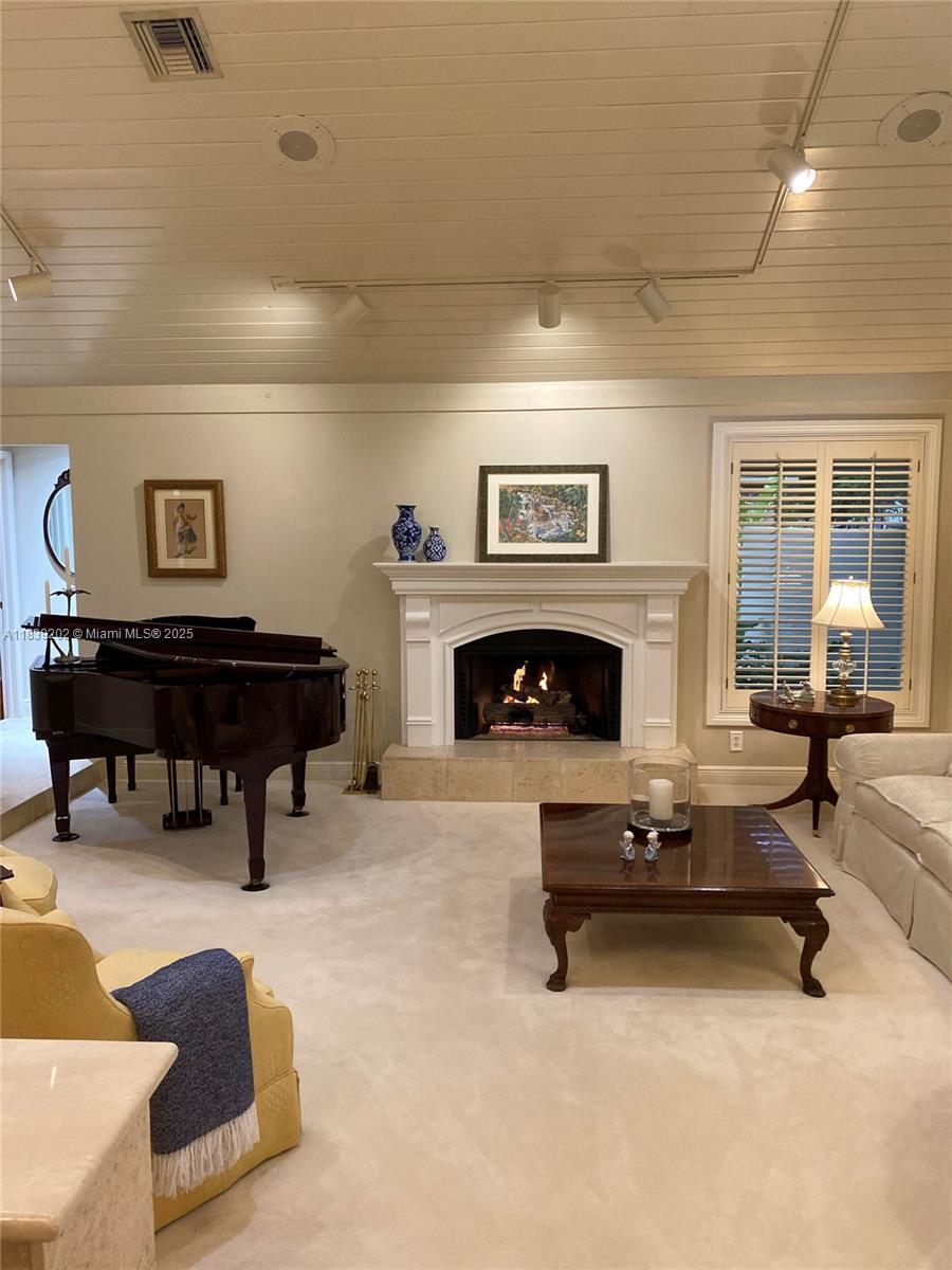 Property Photo: 13025 SW 108th Ave FL 33176