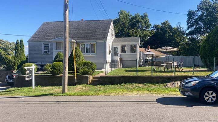 Property Photo:  15 Edwards Street  CT 06606 