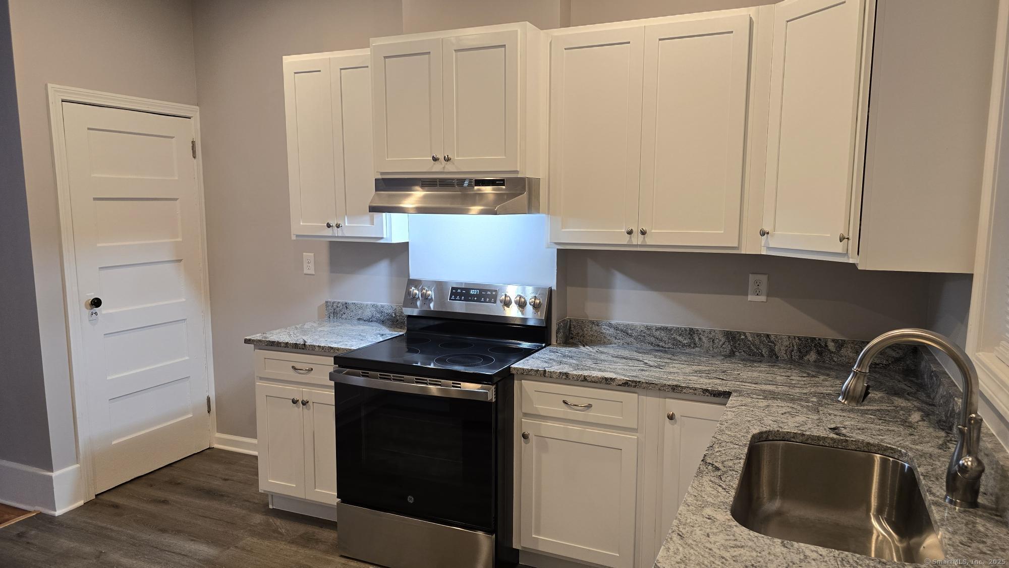 Property Photo:  28 Prospect Street  CT 06066 