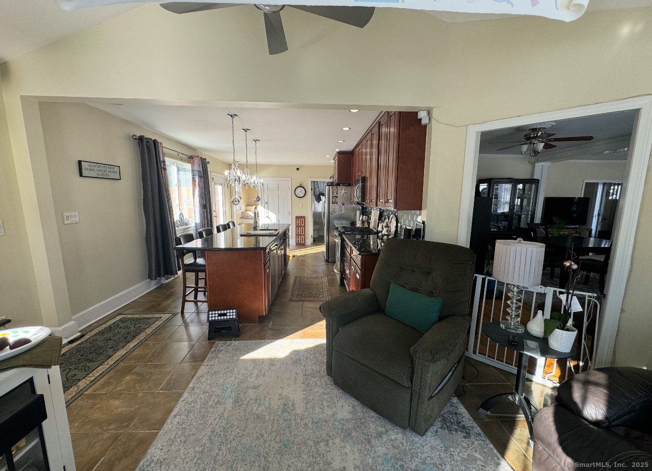 Property Photo:  367 Lincoln Street  CT 06052 