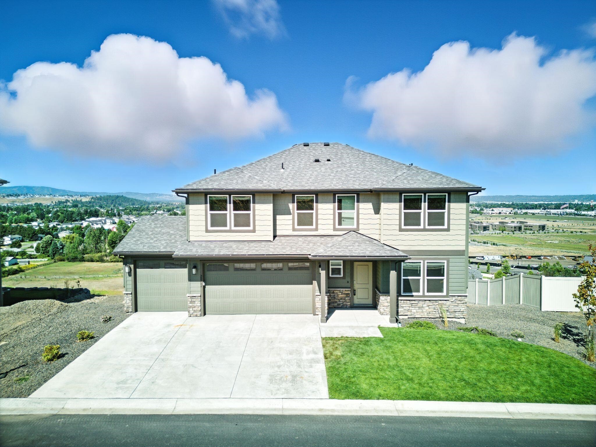 Property Photo: 20784 E Valley Vista Dr WA 99019