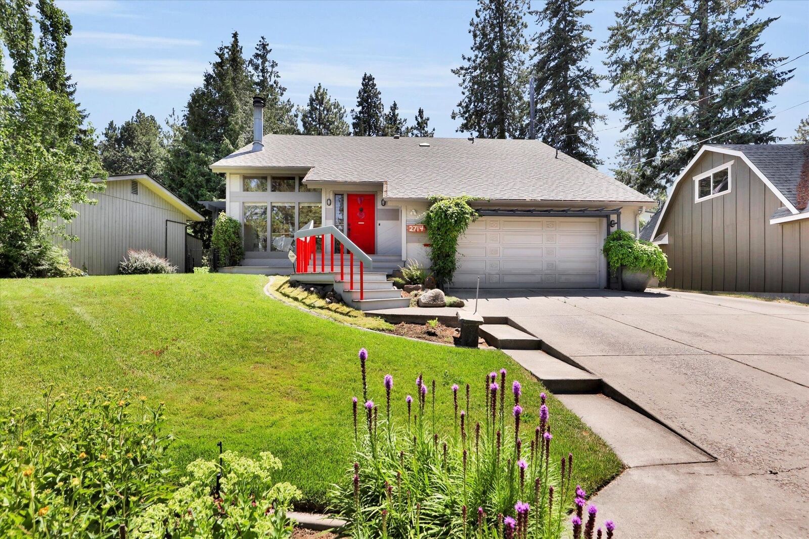 Property Photo: 2714 E 11th Ave WA 99202