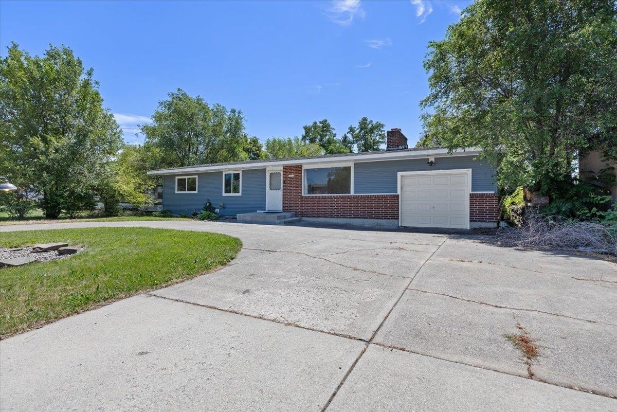 Property Photo: 10724 E Mission Ave WA 99206