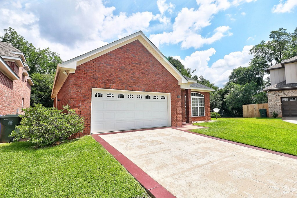 Property Photo: 223 Veritas Dr. AL 36303