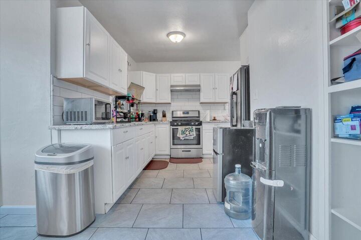 Property Photo:  212 S Lovers Lane  CA 93292 