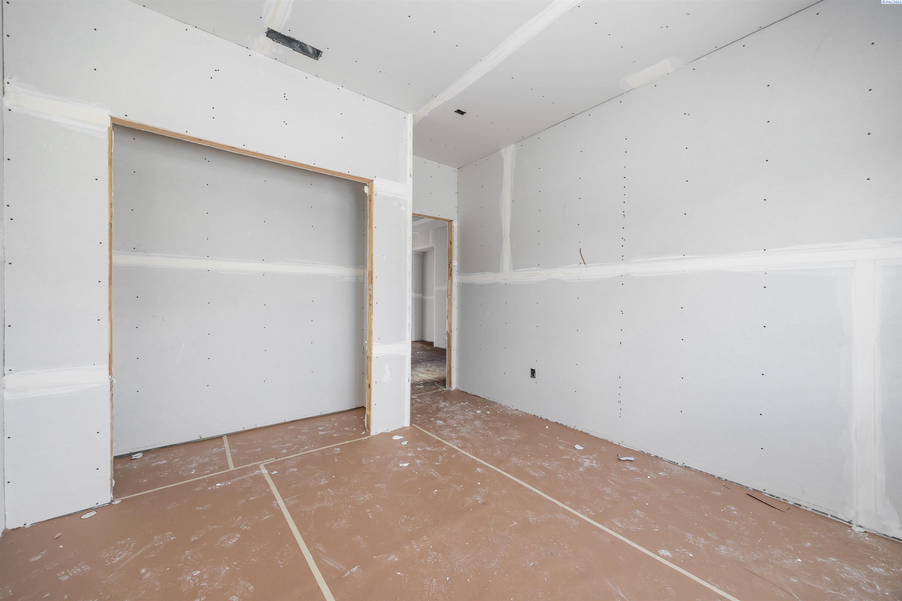 Property Photo: 227 Schrute Rd WA 99350
