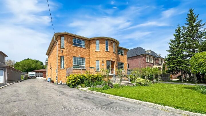 Photo de la propriété:  62 Langstaff Road W  ON L4C 6N3 