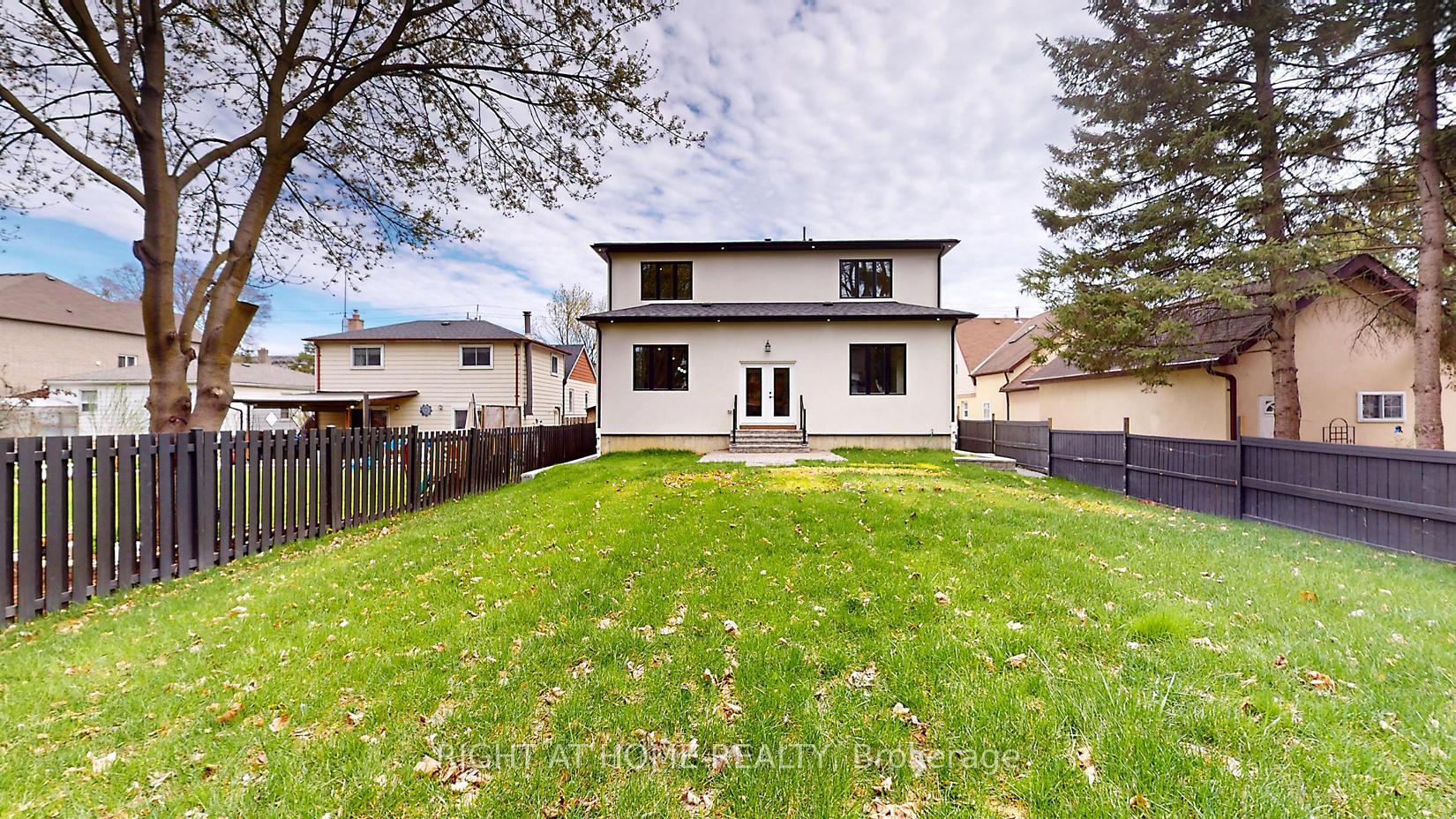 Photo de la propriété:  1988 Royal Road  ON L1V 1Y2 