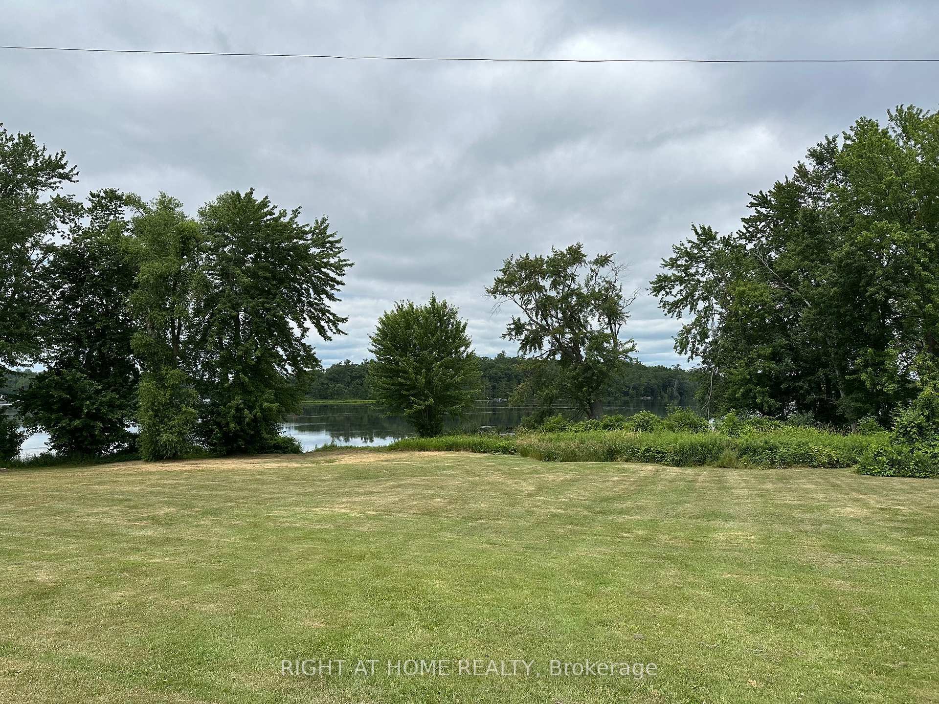 Property Photo: 42 Edgewater Drive ON K0K 2X0