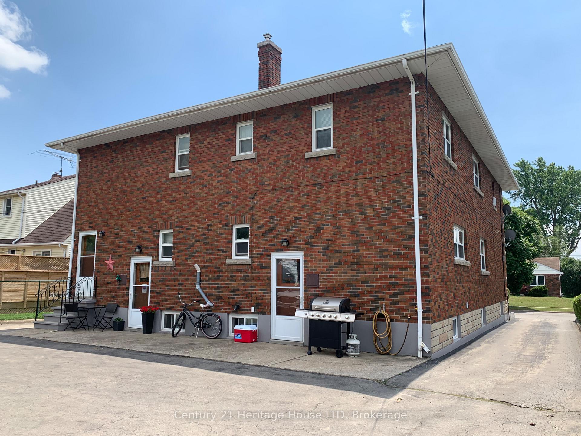 Property Photo: 54 Second Street 52 ON L3B 4T6