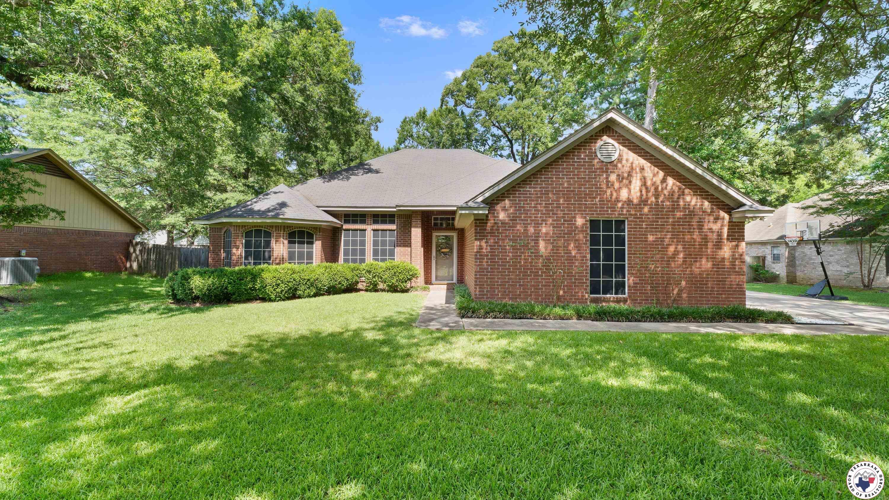 Property Photo:  6304 Willowcreek Circle  TX 75503 